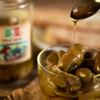 Olive verdi  schiacciate sott'olio