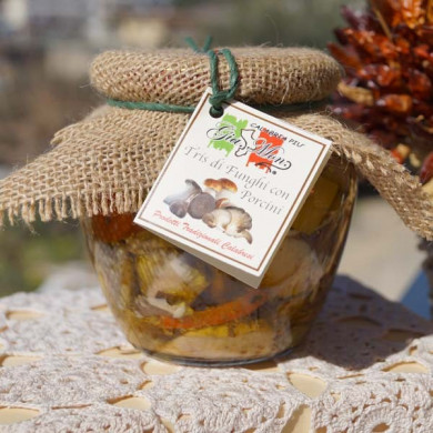 Tris di funghi sott'olio