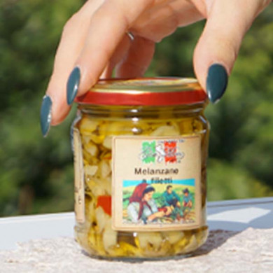 Melanzane a Filetti Sott’Olio con Peperoni e Aromi | Gia.Mon.