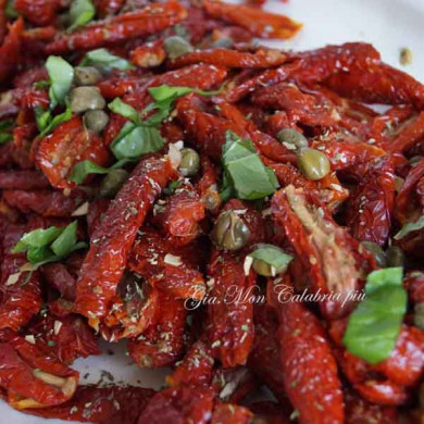 Pomodori secchi sott'olio di nostra produzione