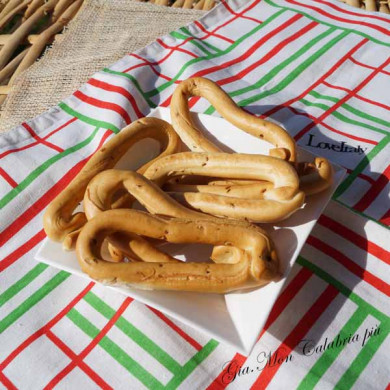 Scaldatelle ai semi di finocchio