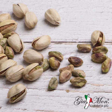 Pistacchi in guscio tostati