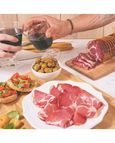 Capocollo di Calabria DOP Piccante: Un Gusto Autentico con Radici Profonde