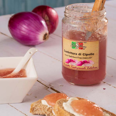 Bruschette con Caprino e Confettura di Cipolle Rosse