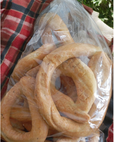 Taralli Acresi squadatelli grossi o sottili all'Anice: Croccantezza e Aroma Autentici Calabresi