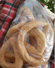 Taralli Acresi squadatelli grossi o sottili all'Anice: Croccantezza e Aroma Autentici Calabresi
